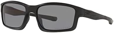 Правоъгълни Слънчеви очила Oakley Men ' s OO9247 на веригата, Матиран Черен / Сив с Поляризация, 57 мм