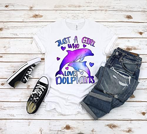 Просто момиче, което обича риза с Делфини, Риза за любителите на Делфини, Дрехи за момичета с Делфини, Подарък