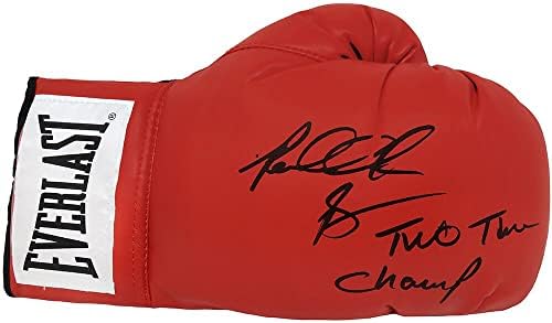 Светът бокс ръкавица Евърласт Red с автограф Риддика Лък и боксови ръкавици с автограф от второто шампион