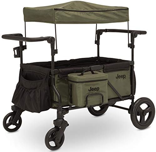 Детска количка Jeep Deluxe Wrangler от Delta Children - пълна чанта-хладилник, родителски органайзер и адаптер за столче за кола, черен /Зелен